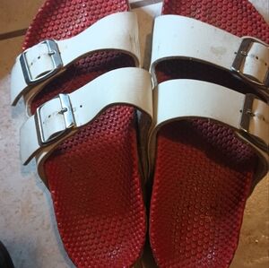 Arizona big buckle Birkenstocks used 5 and 1/2 white